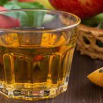 vaso sidra y manzanas