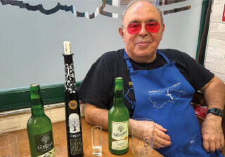 sidre de xelu n’Asturies, sidre Cortina, Sidrería Asturies chigre, chigre en Xixón, gastronomía de chigre n’Asturies, formats de sidre non escanciaos, playa San Lorenzo Xixón, SISGA 2025, carbónicu natural na sidre, tradición sidrera asturiana