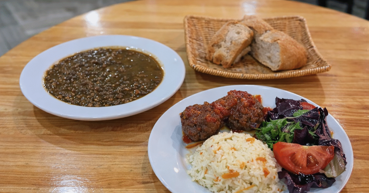 Menú espectacular a precios populares y sidre bien curioso en L'Espantayu