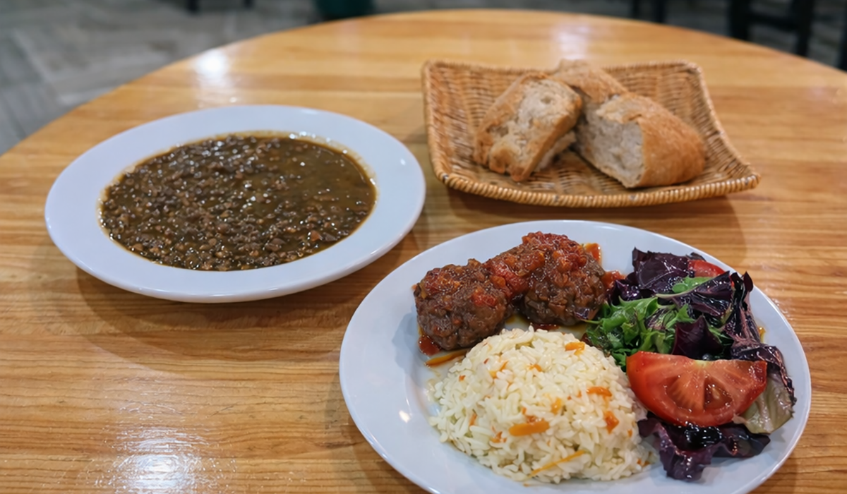 Menú espectacular a precios populares y sidre bien curioso en L'Espantayu