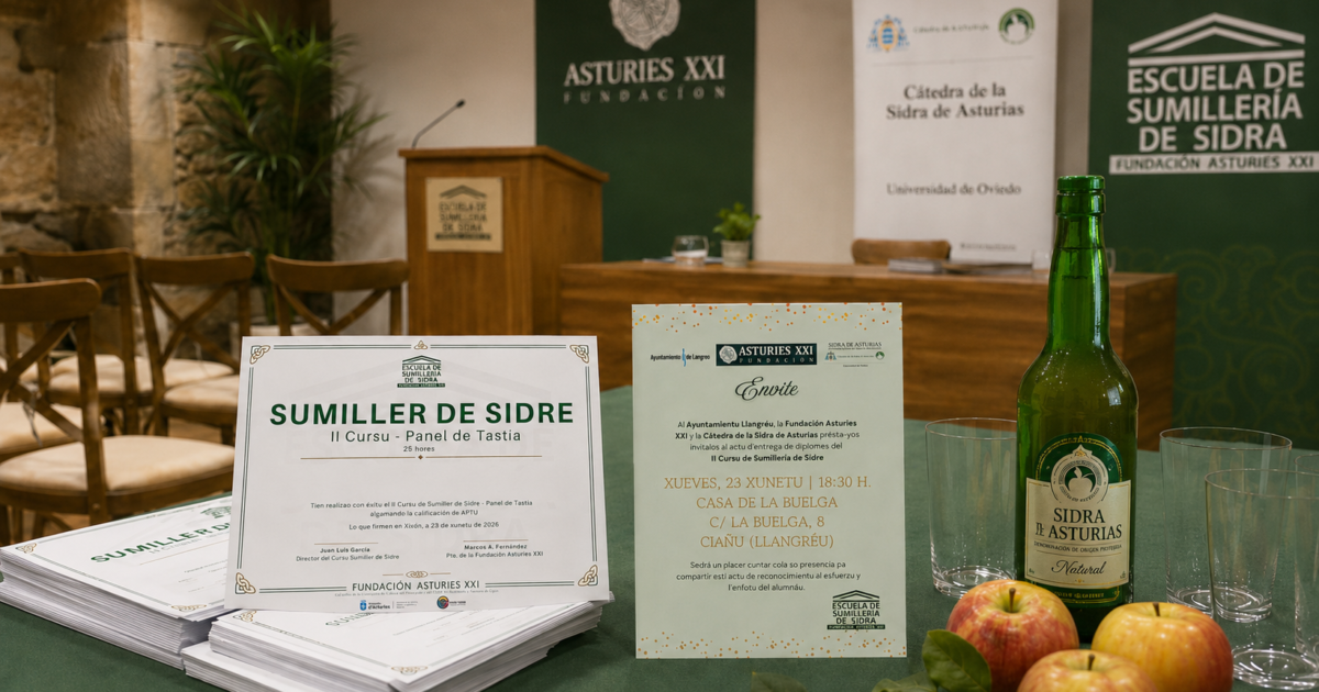 Los diplomes del cursu de Sumillería de Sidre acrediten la formación del alumnáu