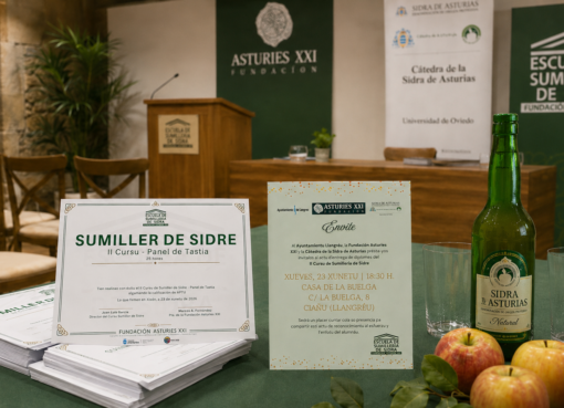 Los diplomes del cursu de Sumillería de Sidre acrediten la formación del alumnáu