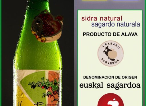 Botella y etiqueta de la sidre natural Kuartango
