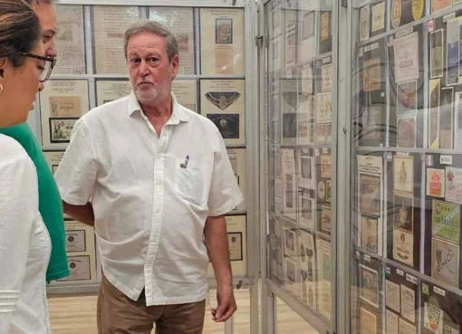 Fernando Paredano at the La Sidra de Papel exhibition