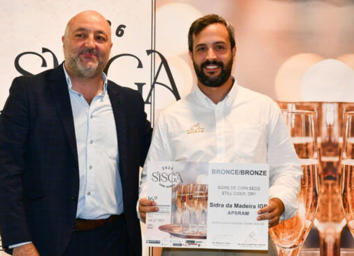 Entrega del diploma de bronce a Sidra da Madeira IGP, d’APSRAM, nel SISGA 2026.