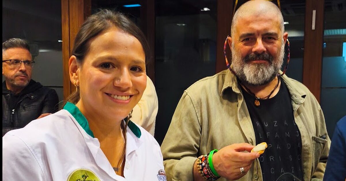 Presentación y degustación de Cabrales na Montera Picona de Ramón, en Xixón