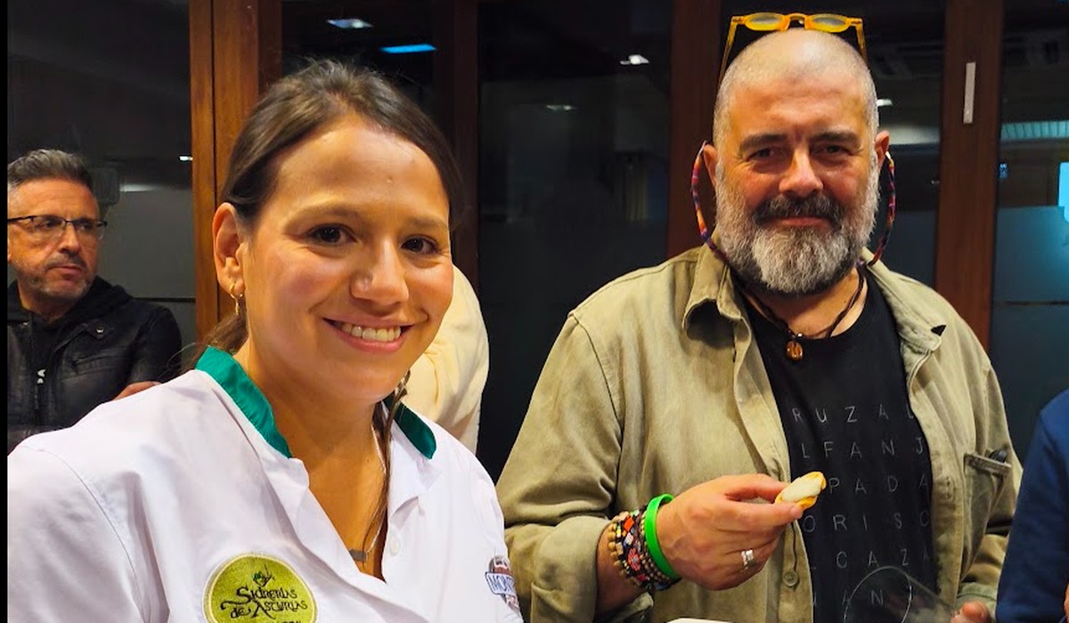 Presentación y degustación de Cabrales na Montera Picona de Ramón, en Xixón