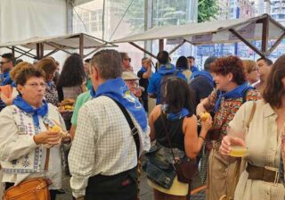 Públicu nel Concursu de Sidre Casero de Gozón nel Parque Zapardel