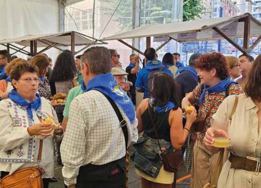 Públicu nel Concursu de Sidre Casero de Gozón nel Parque Zapardel
